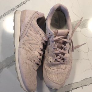 New Balance 696 - Women’s size 8.5